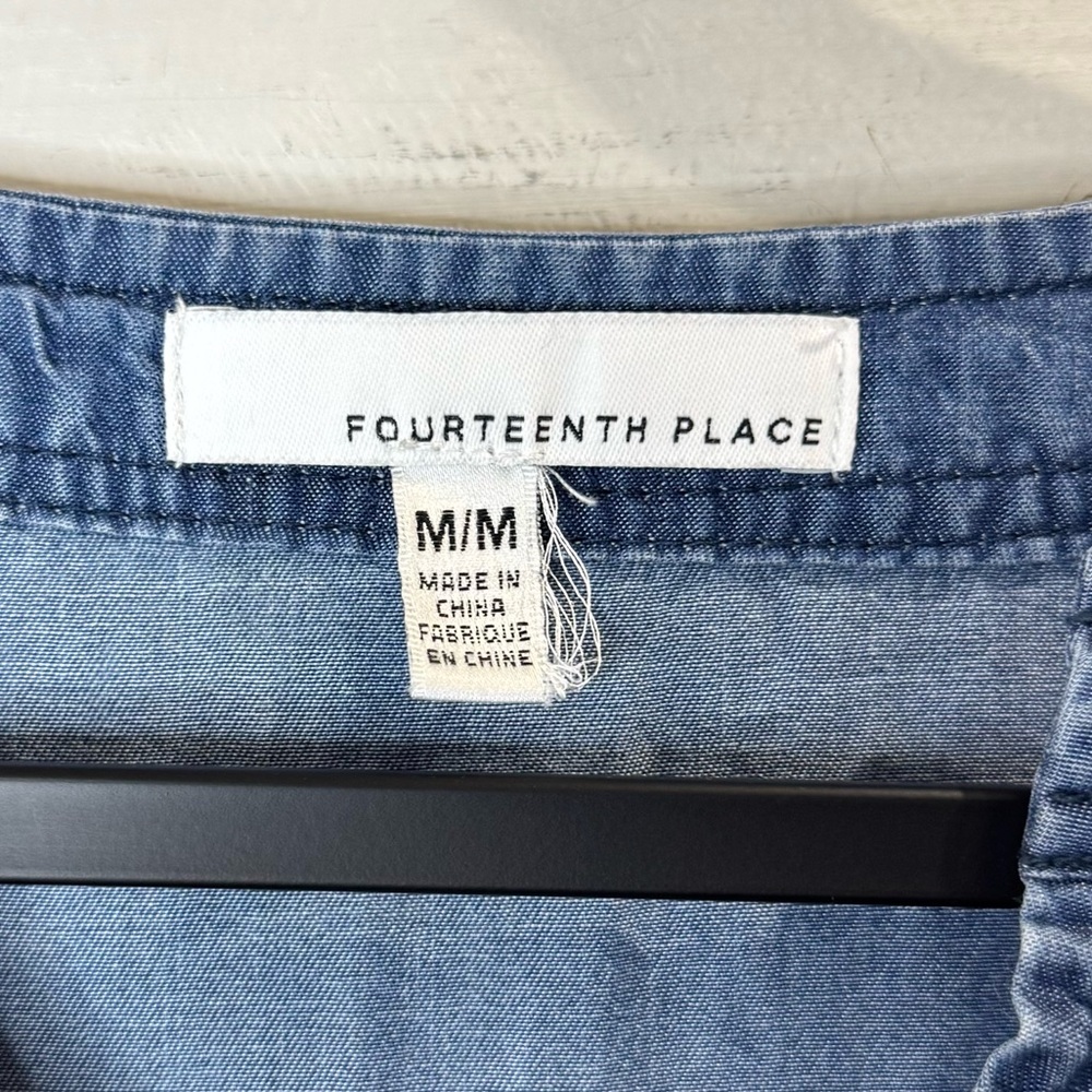 Fourteenth Place Women's Chambray Blue Long Sleeve Top Size Medium - Picture 4 of 6
